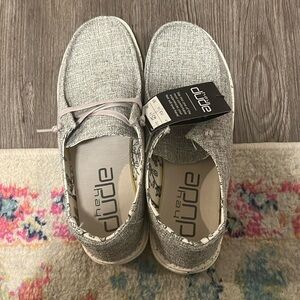 Womens Hey Dude shoes. Size 10